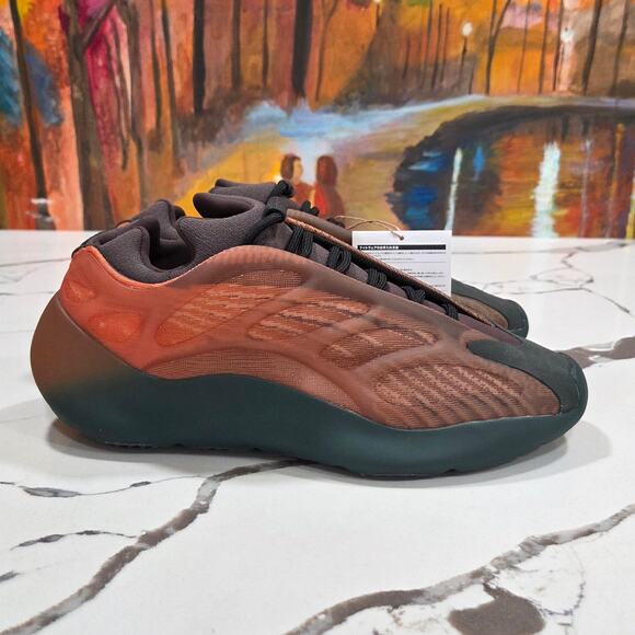 Adidas YZY 700 V3 Copper Fade Size 9 Men\'s GY4109 Sneakers Authentic main image 5